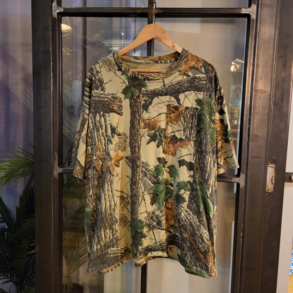 RTT127 - Vintage Retro essential adult mens RealTree Camouflage Khaki Green Brown Field Hunting graphic print Top T-Shirt Tee #realtree #utility #camo #hunting #y2k