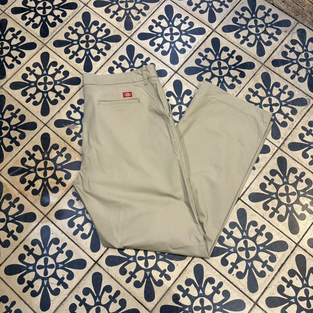 TRW471F-P - Vintage retro essential Beige Dickies Trousers pants casual workwear #skater #utility #workwear #carpenter #dickies