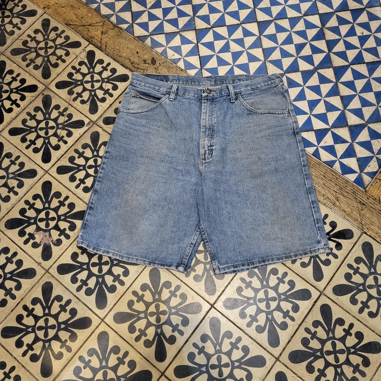 JRT302 - Vintage Retro Wrangler Denim Oversized Baggy Shorts Jorts with detailed embroidered Logo graphic carpenter workwear Old School Hip Hop skate grunge faded 90s Y2K style