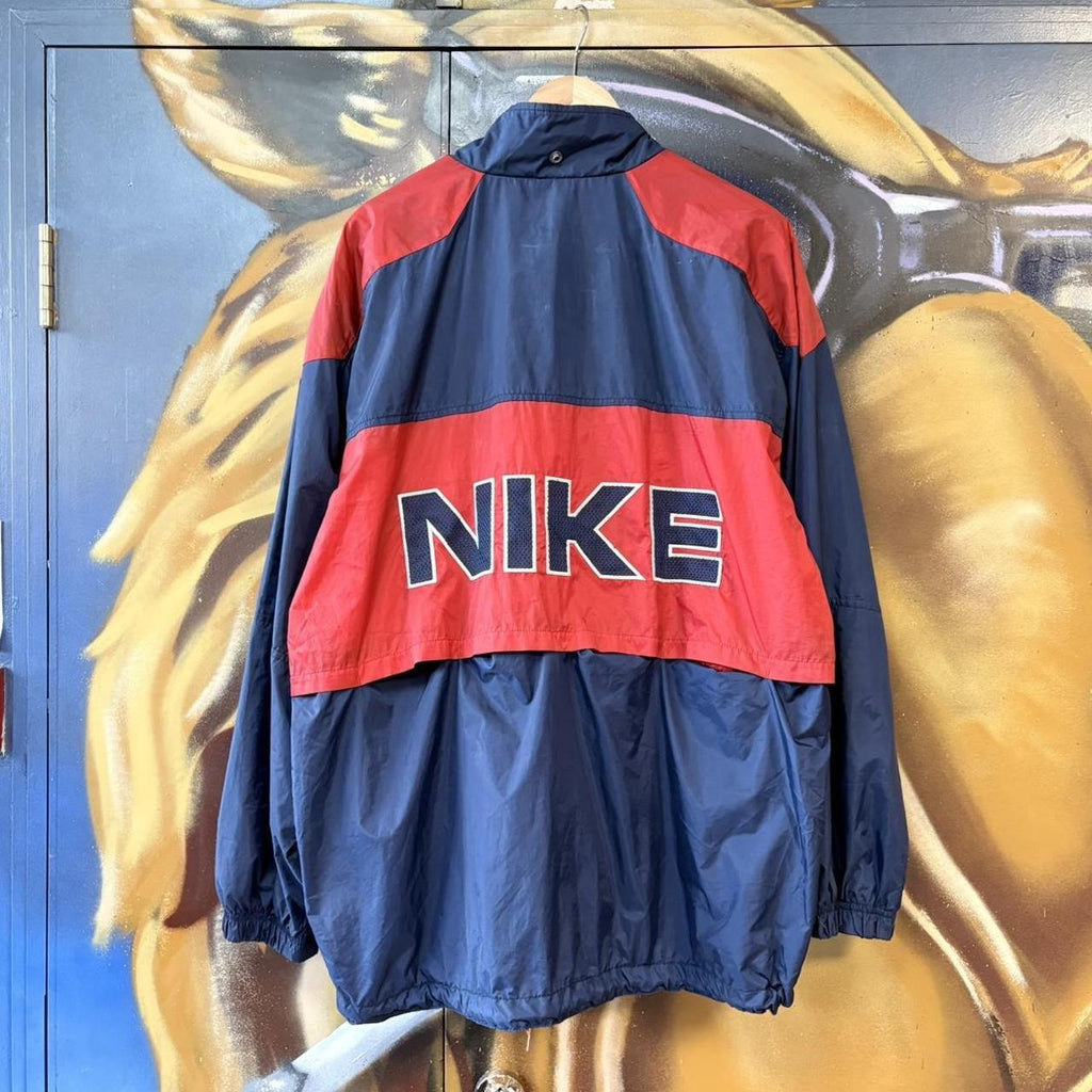 MES2710KL-U -  Vintage Retro Essential Navy Red Nike Lightweight Full Zip Up windbreaker sports jacket with block spell out embroidered back logo and front chest swoosh #sportswear #90s #y2k #nike #jacket