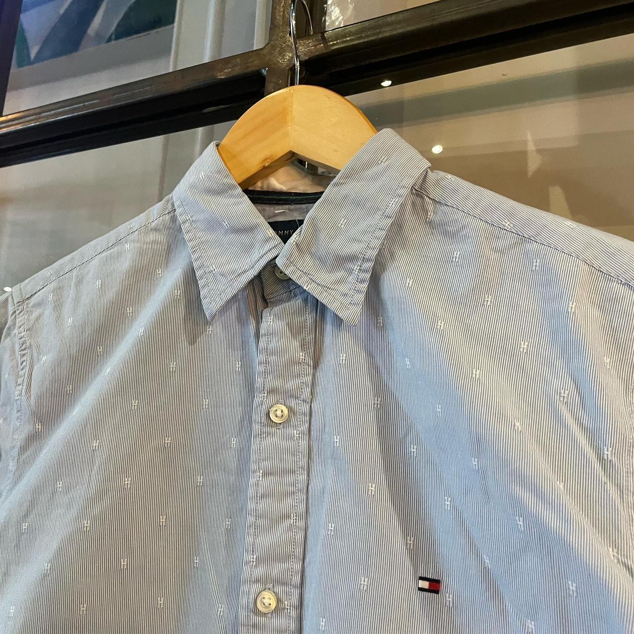 POL382F - Vintage Retro Tommy Hilfiger Light Blue Short Sleeve collared button up polo shirt top #Y2K #preppy #chiefkeef #smartcasual #oldmoney