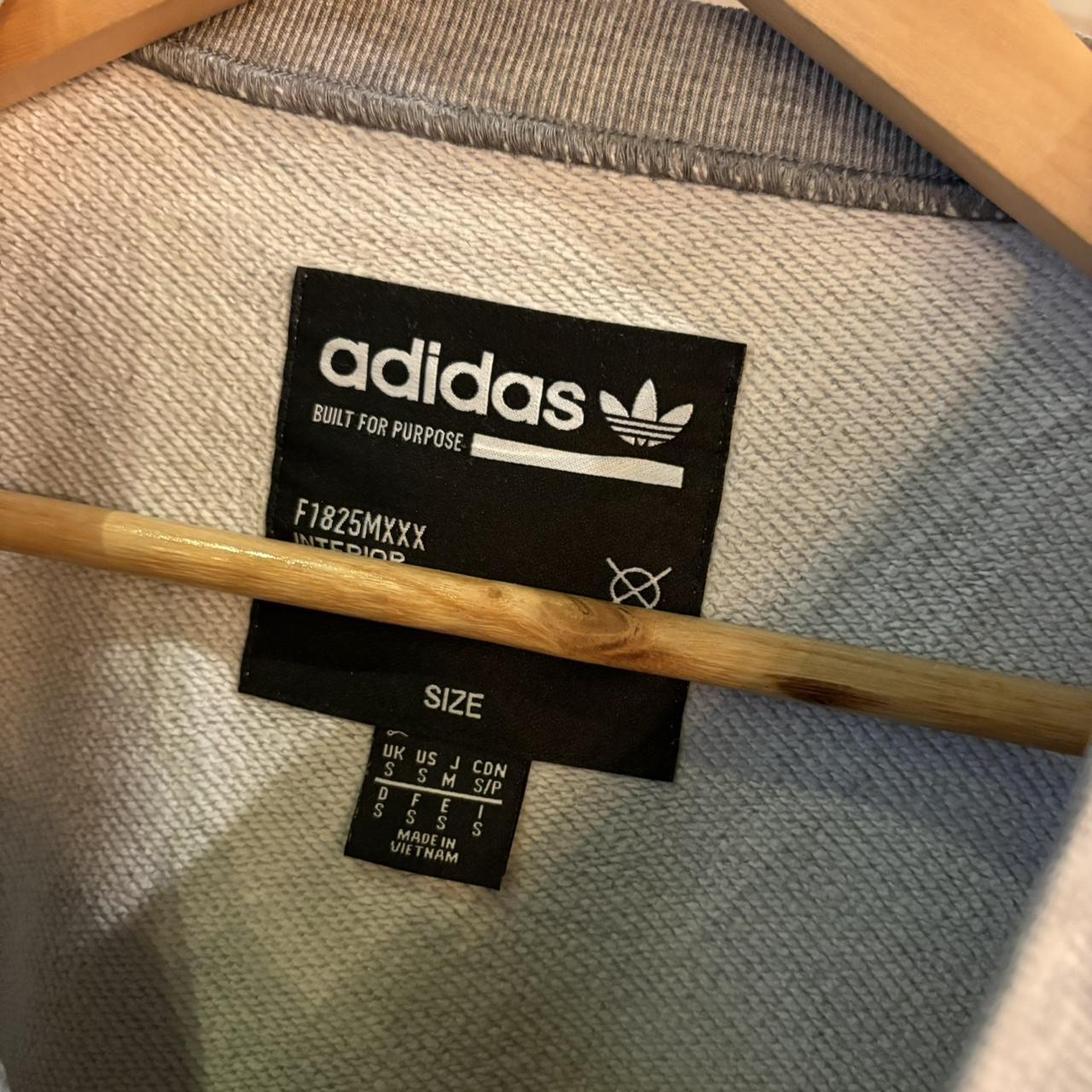 SWT380 - Vintage Retro Essential Grey Adidas Crewneck Jumper Sweatshirt with big spellout Print logo #oversized #sportswear #essential #adidas #y2k