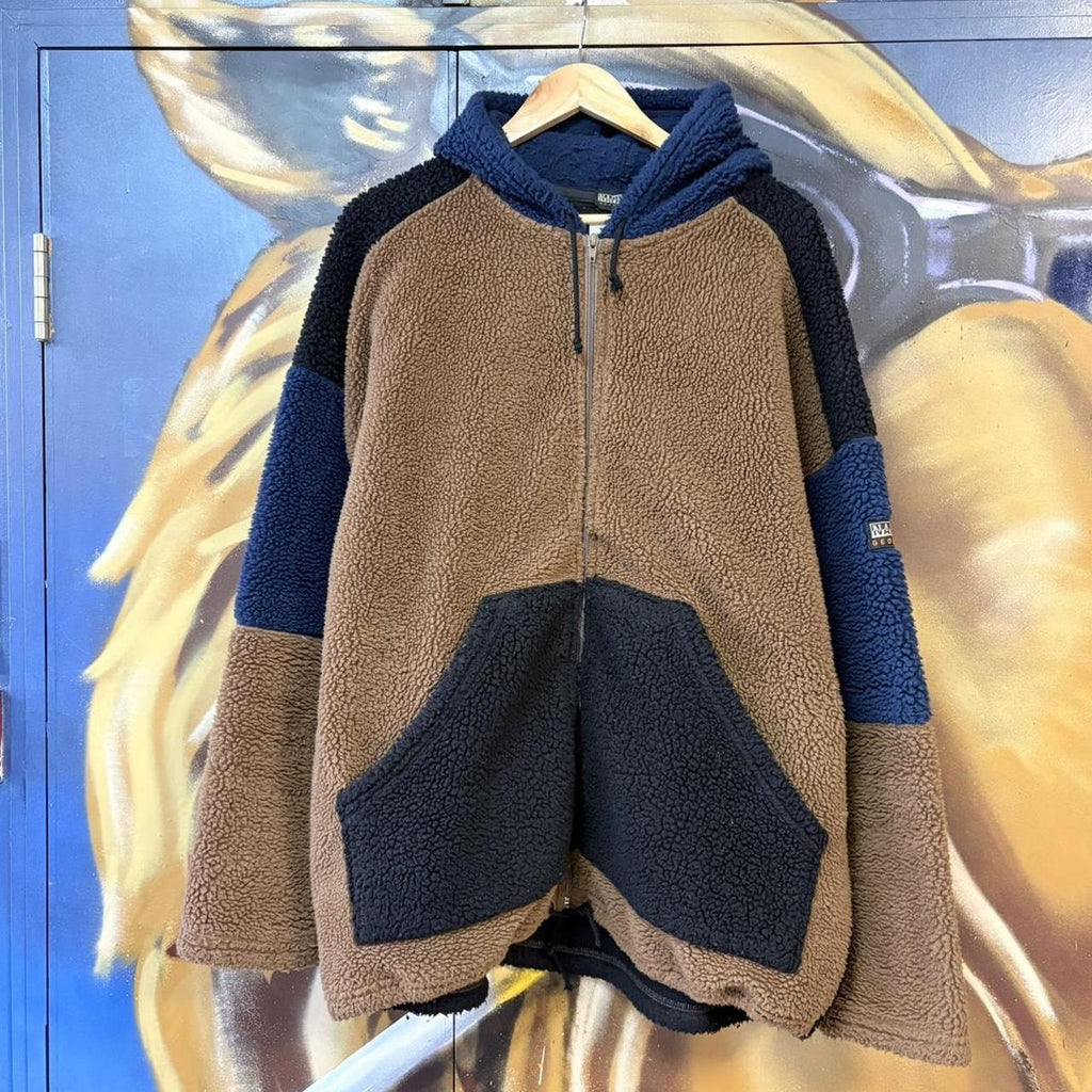 MES1102FM-U - Vintage Retro Essential Brown, Black and Navy Napapijri Full Zip Fluffy Fleece Sweatshirt Hoodie with large back patch logo #90s #fleece #essential #napapijri #y2k