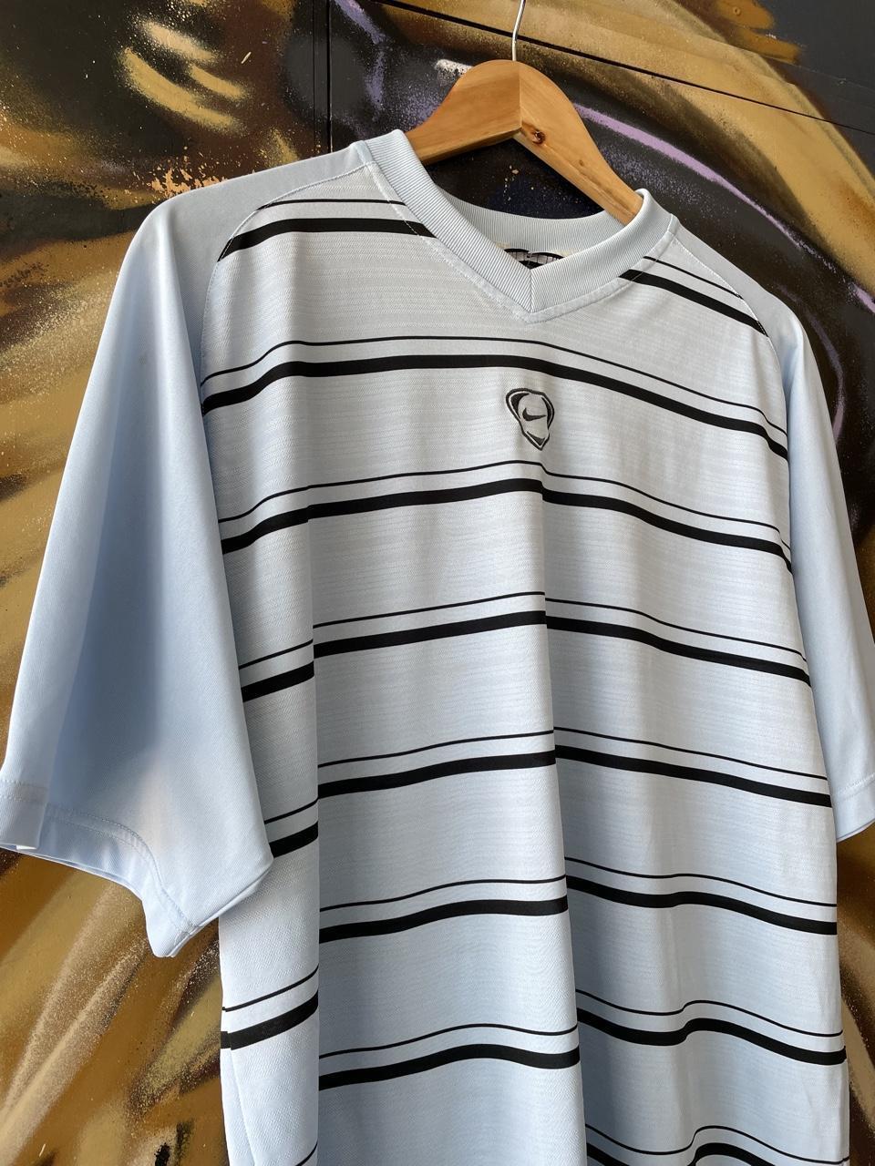 2000’s Nike Centre Swoosh Stripe Tee