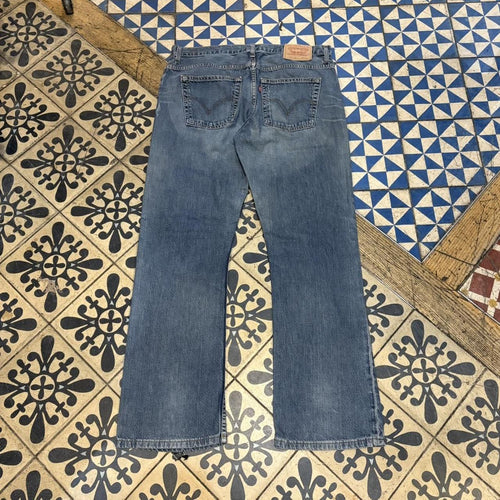 1224H63BR - Vintage retro essential Levi’s 507 Relaxed Bootcut Blue Wash Denim Jeans Trousers pants #denim #levis #levis507 #bootcut #relaxed