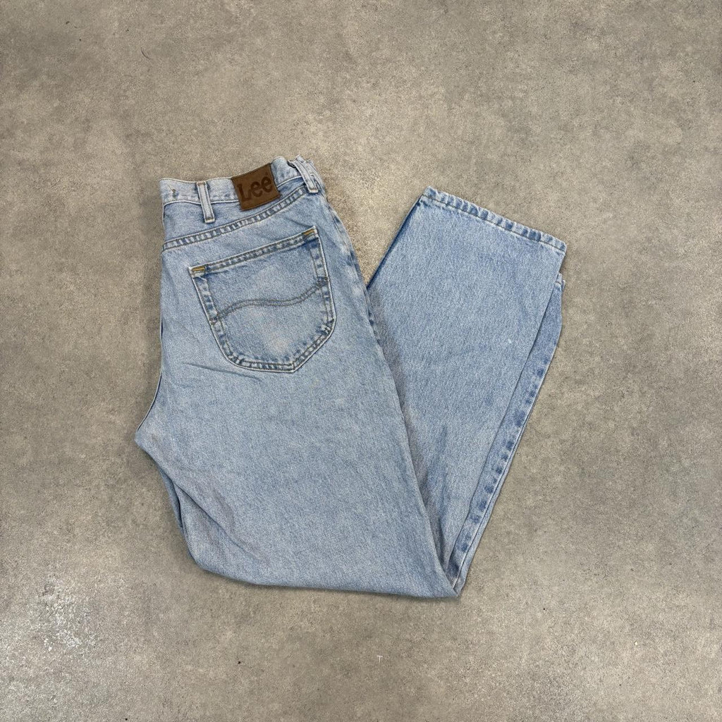 Vintage Lee Jeans Mens 34x30 Light Blue Wash Denim Wash Relaxed Straight Leg Trousers Cowboy Western USA 90s Y2K