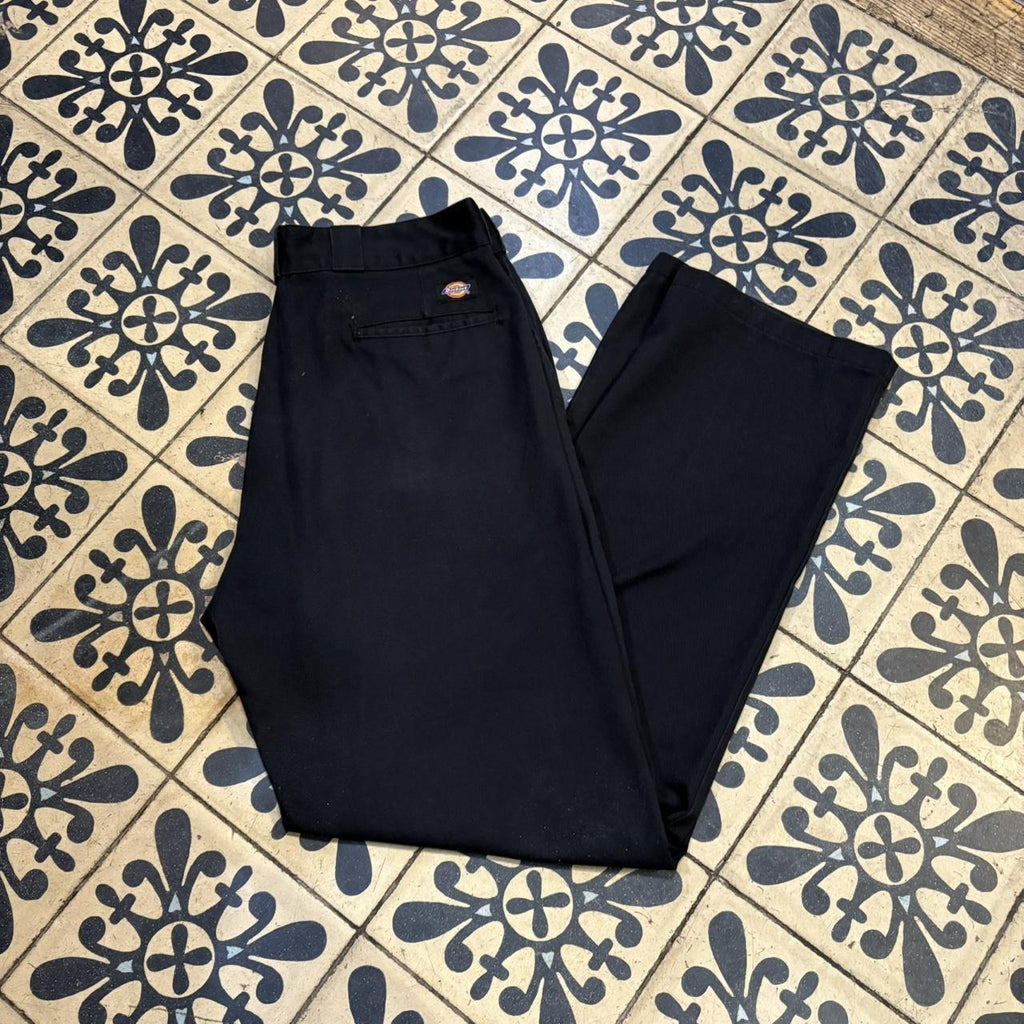 BR1011DD-F - Vintage retro essential Black Dickies Straight Leg Trousers pants casual workwear #skater #utility #workwear #straightleg #dickies