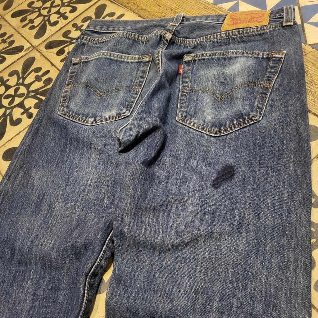 JNS1029BR - Vintage retro essential Levi’s 501 Blue Wash Denim Jeans Trousers pants #denim #straightleg  #levis #levis501