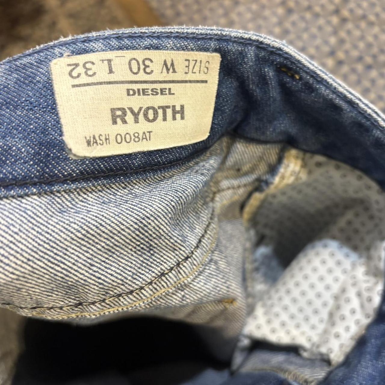 0325C99UF - Vintage retro essential Diesel RYOTH Bootcut Blue Wash Denim Jeans Trousers pants with embroidered back pocket detailing #denim #bootcut #diesel #y2k #embroidered