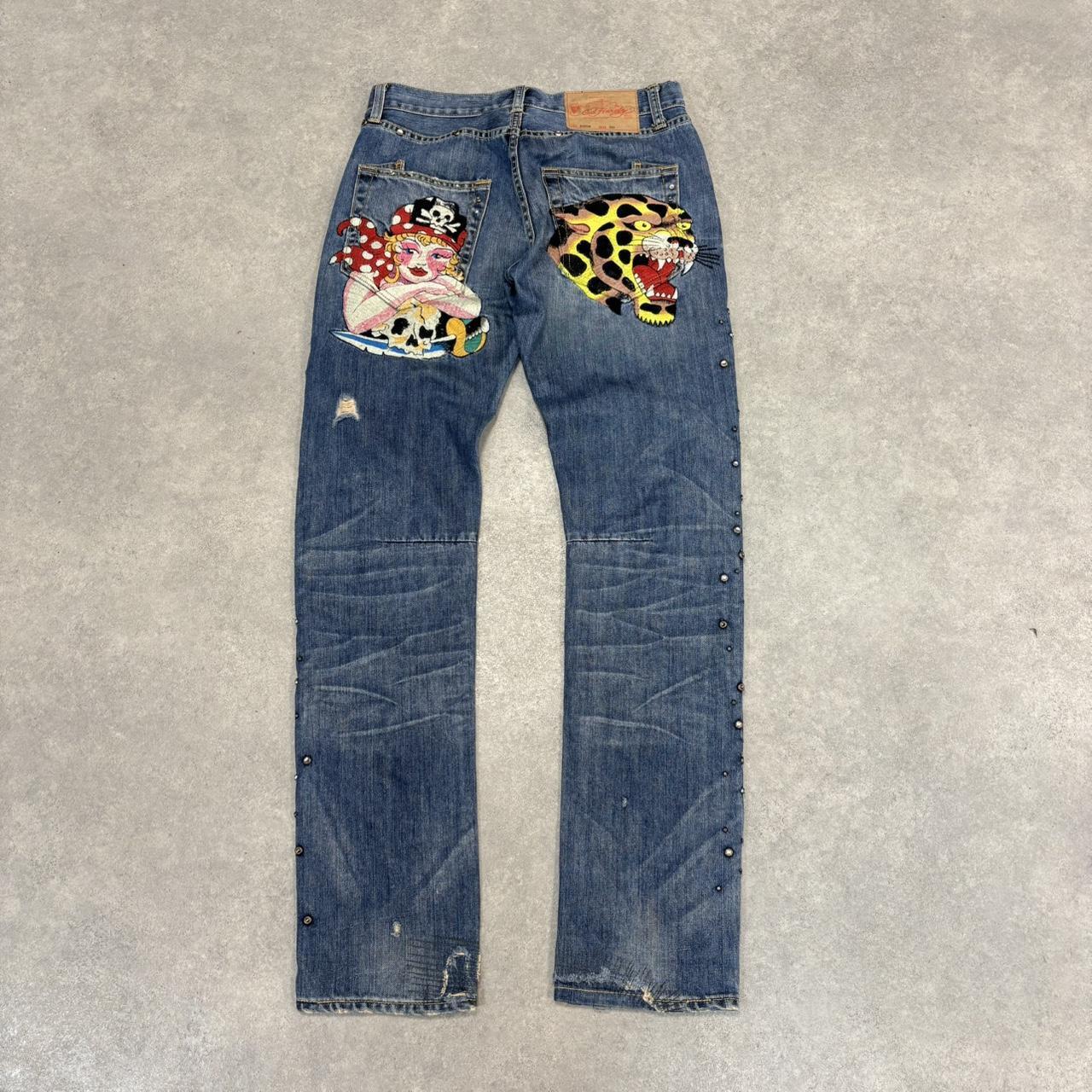 CP2504A-U - Vintage retro essential  Ed Hardy Distressed Studded Blue Wash Denim Jeans Trousers pants with embroidered jaguar and lady pocket patches #studded #embroidered #edhardy #jeans #y2k