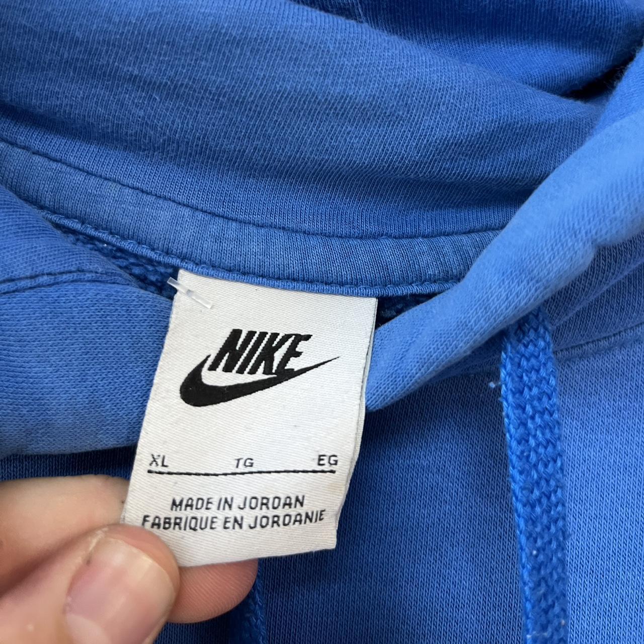 Nike Essential Small Embroidered Logo Hoodie