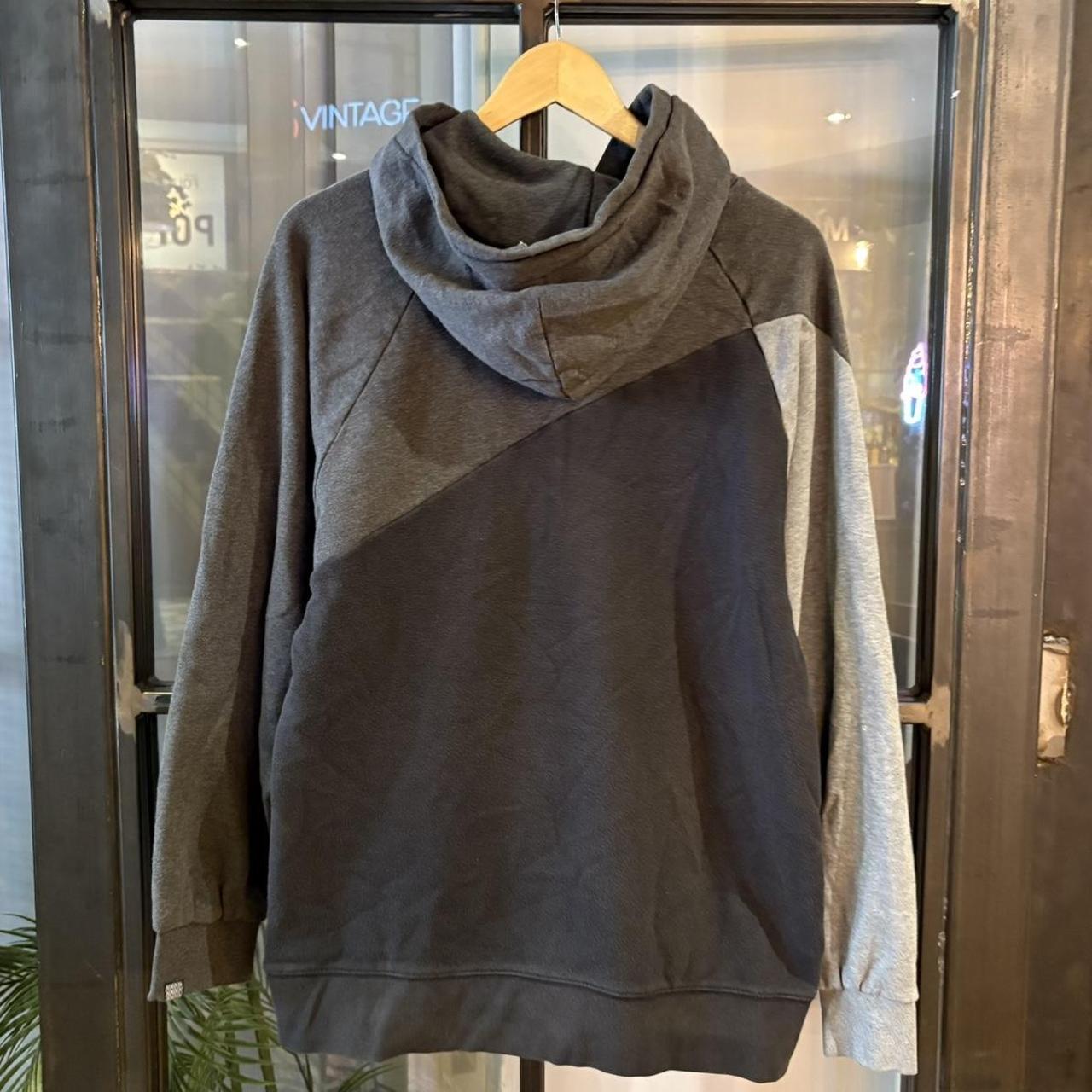 SWT687F - Vintage Retro Essential Grey Nike Air Sweatshirt Hoodie with embroidered logo #90s #sportswear #essential #nikeair #y2k