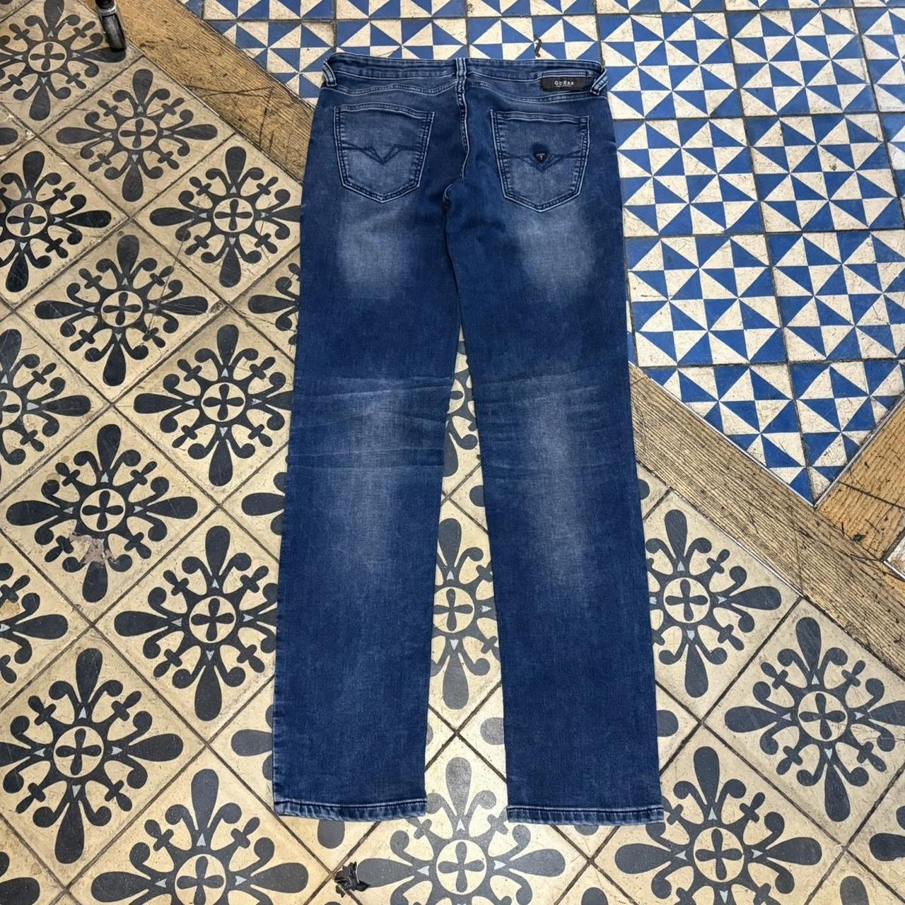 TRW429F - Vintage retro essential Guess Bkue Wash Denim Slim Tapered Sonny Jeans Trousers pants #denim #denimjeans #guess #y2k
