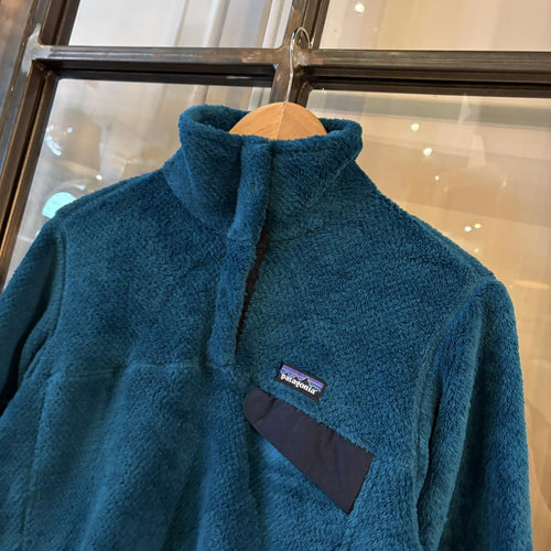 0325C57F - Vintage retro essential Blue Patagonia 1/4 Button up fluffy outdoor sweatshirt fleece jacket #patagonia #outdoor #expedition #hike #climbimg