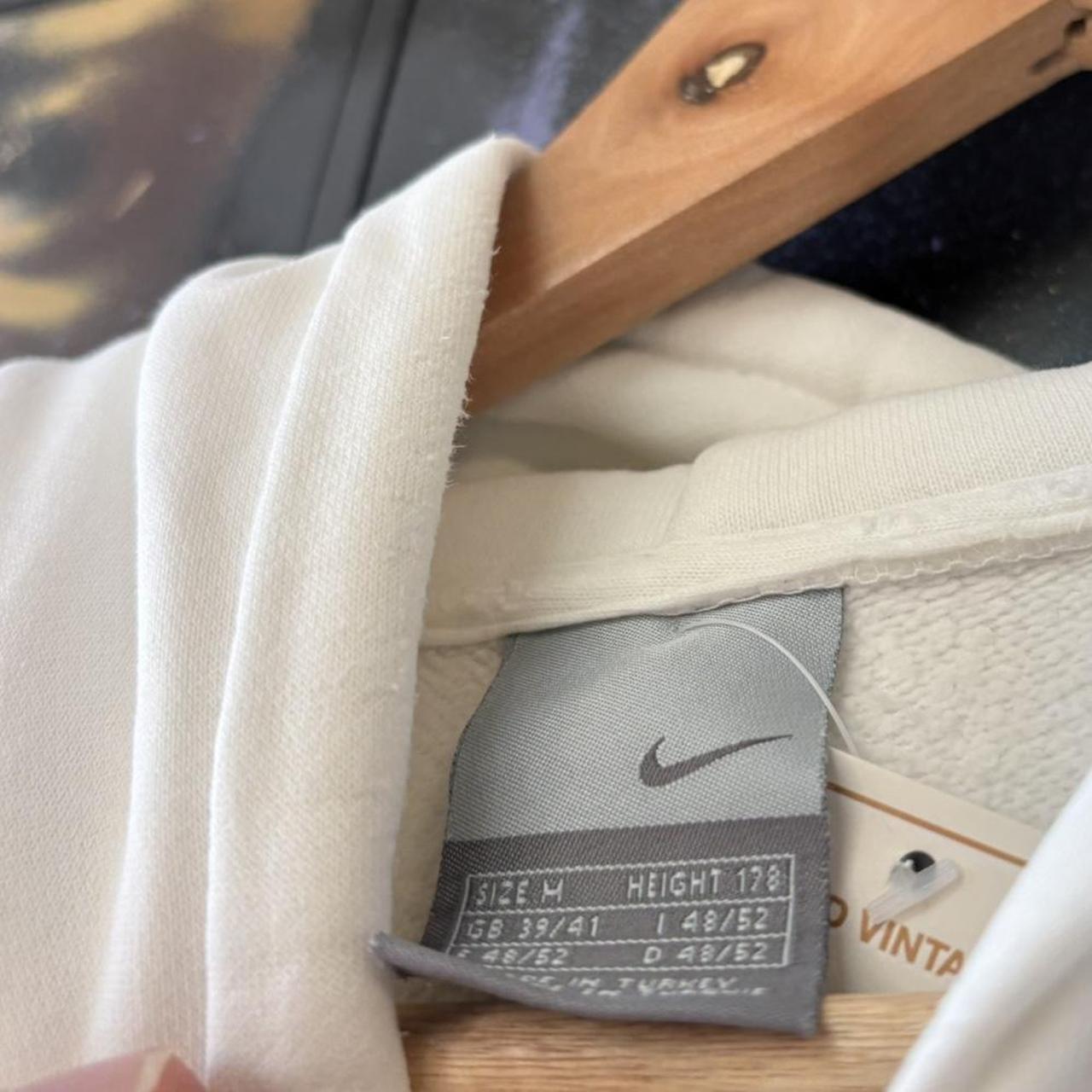 BR1912AMH-U - Vintage Retro Essential White Nike Sweatshirt Hoodie with embroidered swoosh logo #90s #sportswear #essential #nike #y2k