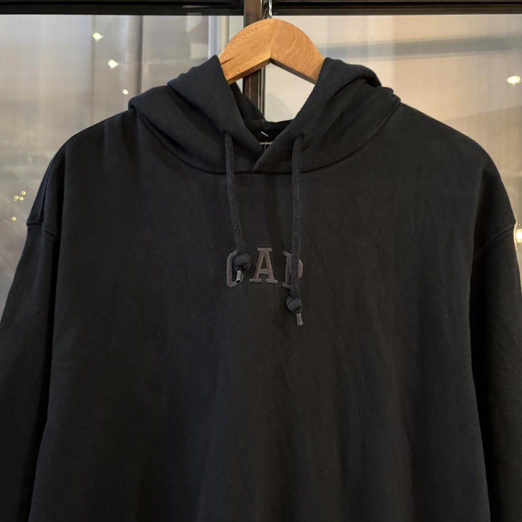 SWT674F-P - Vintage Retro Essential Black Gap Hoodie Jumper Sweatshirt with small embroidered chest logo #90s #sportswear #essential #y2k #gap