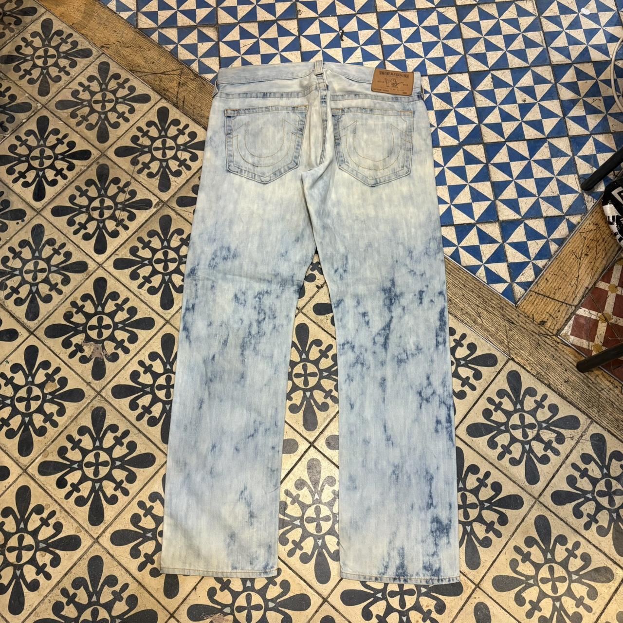 0225D87 - Vintage retro essential True Religion Light Blue Wash Denim straight wide leg Jeans Trousers pants casual workwear skate #denim #truereligion #lightwash #straightleg #wideleg