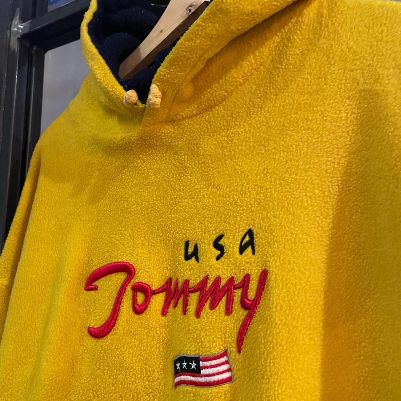 SWT451BR - Vintage Retro Essential Yellow Tommy Hilfiger USA Sweatshirt Hoodie with big spellout embroidered logo #usa #tommy #preppy #90s #y2k