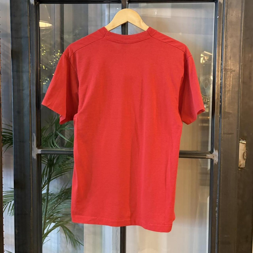TEE504F - Vintage Retro Essential Red Screen Stars Wisconsin Single Stitch Graphic Print Top Tee T-shirt #90s #graphic #singlestitch #wisconsin #basic