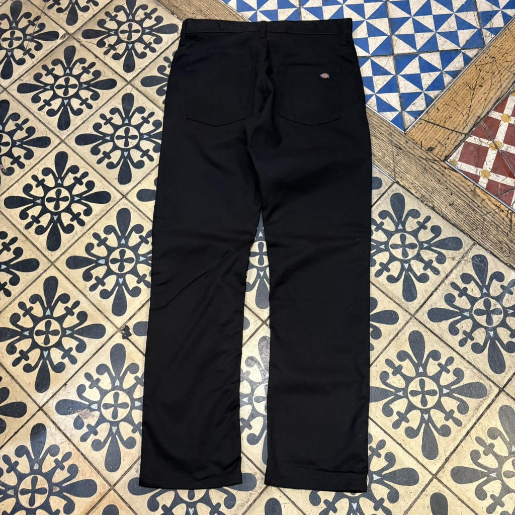 BR1011DH-F - Vintage retro essential Black Dickies Straight Leg Trousers pants casual workwear #skater #utility #workwear #straightleg #dickies
