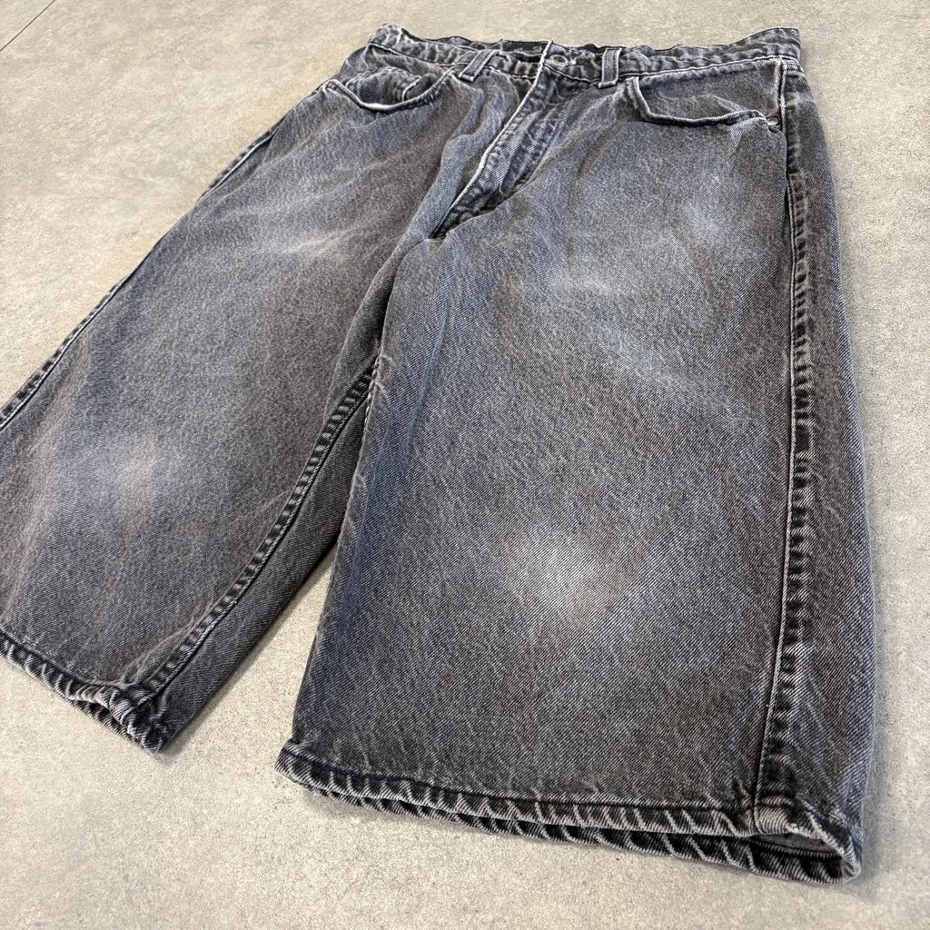Vintage Levi’s Silvertab Jorts Mens Black Wash Denim Jean Shorts Baggy Knee Length Wide Leg Skate Surf Hip Hop 00s Y2K