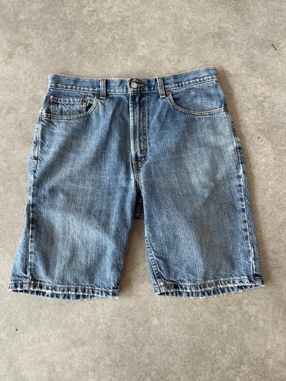 Levi’s 505 Mid Wash Blue Denim Shorts Jorts