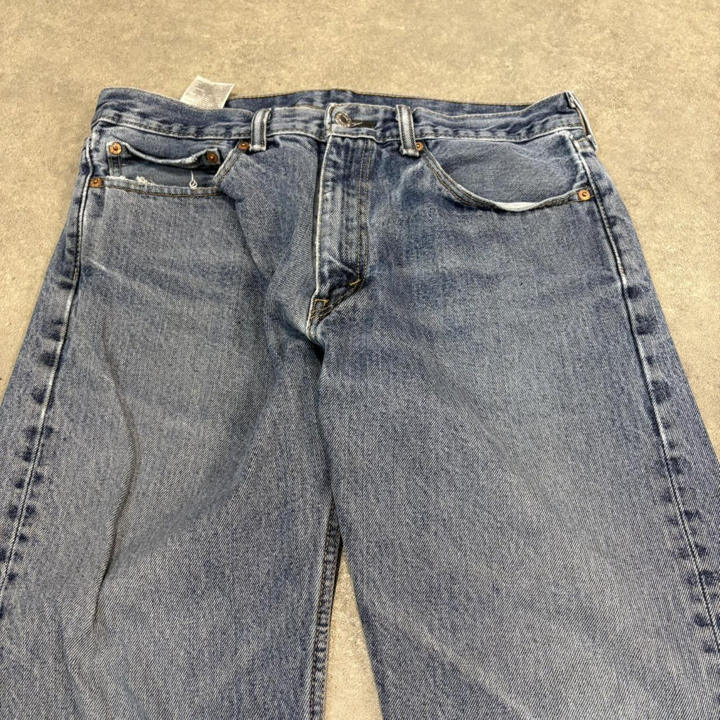 BR1912AGW-U - Vintage retro essential Levi's 505 Straight Leg Blue Wash Denim Jeans Trousers pants #denim #straightleg #levis #levis505