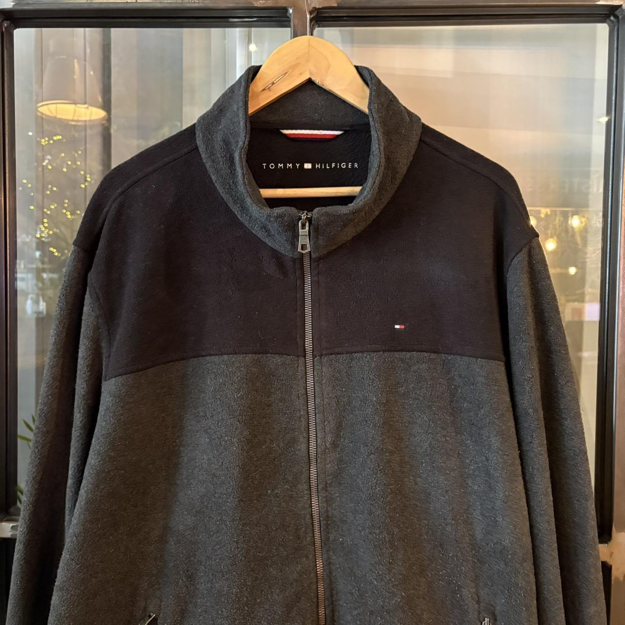 Vintage retro essential Dark Grey Tommy Hilfiger full zip up outdoor fleece jacket #pullover #outdoor #expedition #hike #tommy