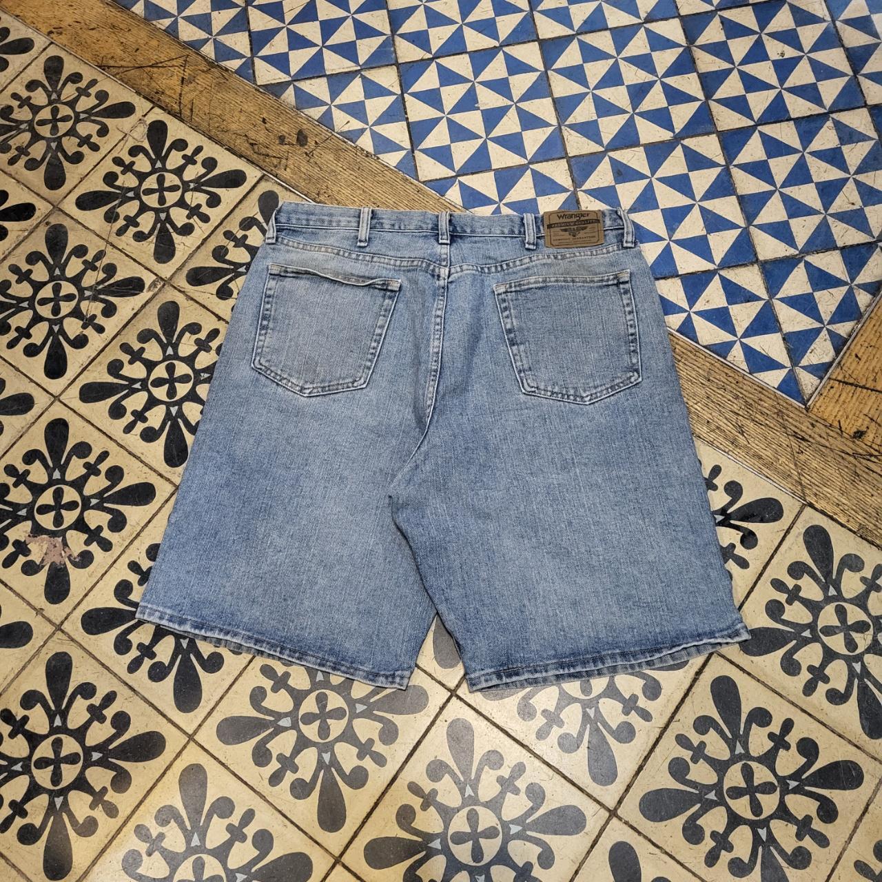 JRT302 - Vintage Retro Wrangler Denim Oversized Baggy Shorts Jorts with detailed embroidered Logo graphic carpenter workwear Old School Hip Hop skate grunge faded 90s Y2K style