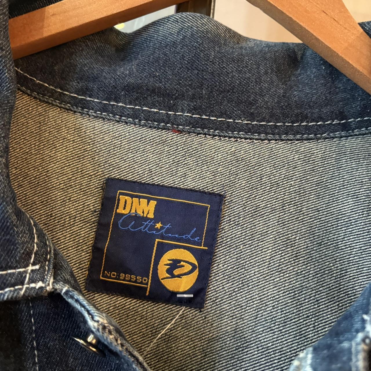 0325E86F - Vintage Retro Essential Y2K Dark Blue Wash Denim Jacket with embroidered patch logos and back Graffiti Cartoons #denimjacket #denim #hiphop #y2k #graffiti