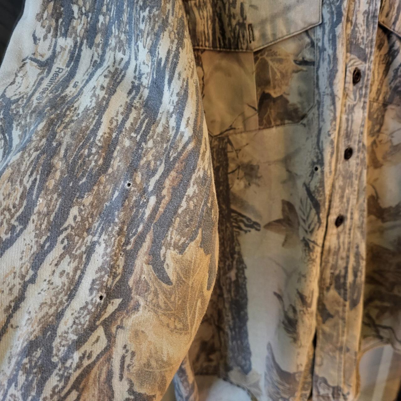 RTS019 - Vintage Retro essential adult mens RealTree Camouflage Khaki Green Brown Field Hunting graphic print Button Up Collared Longsleeve Shirt Wide Boxy Fit 90s y2k style