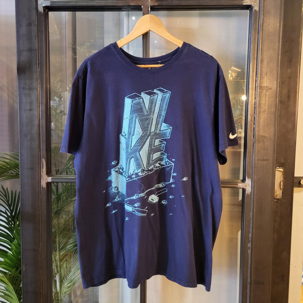 TEE130-P - Vintage Retro Essential Nike 3D Block Spellout Navy graphic print Top Tee T-shirt 90s 00s Y2K cropped wide boxy oversized fit