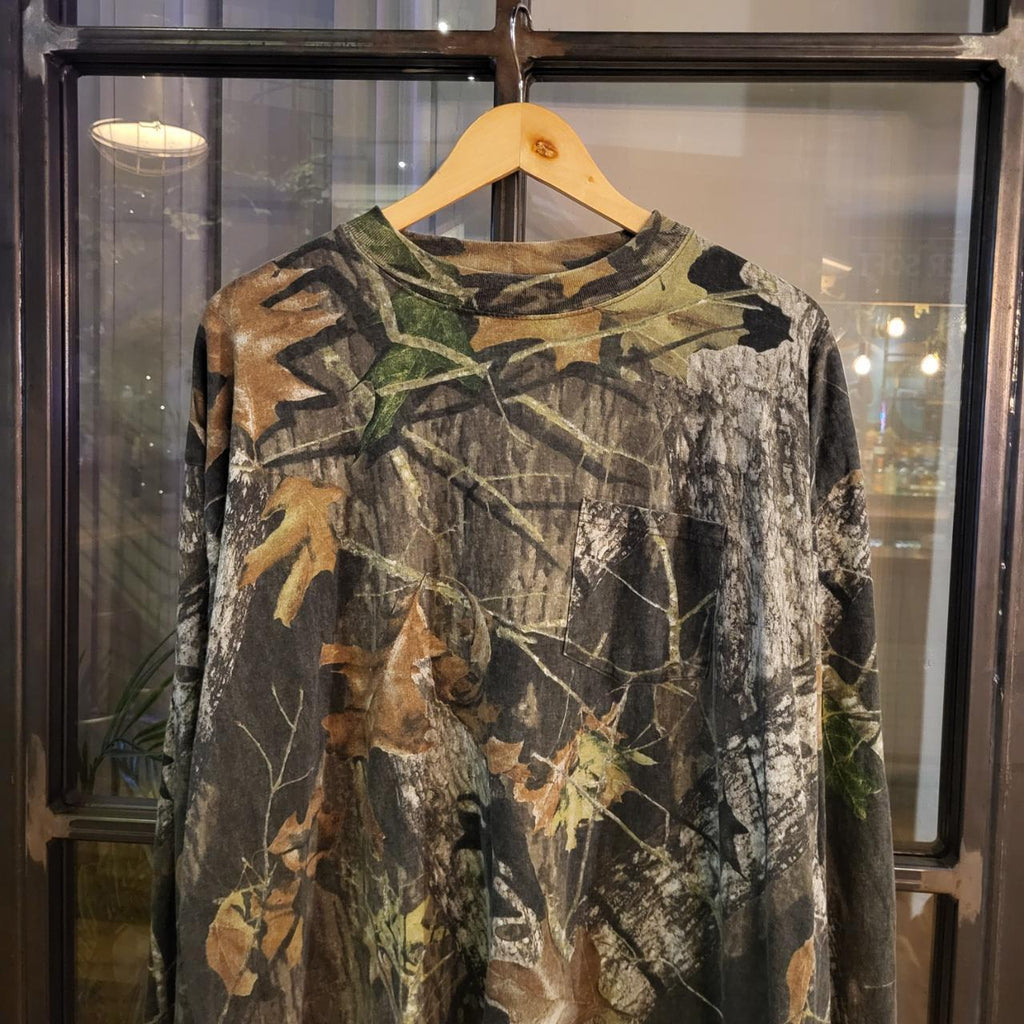 RTT106 - Vintage Retro essential RealTree Camouflage Khaki Green Brown Field Hunting graphic print Top T-Shirt Tee #y2k #utility #realtree #camo #hunting