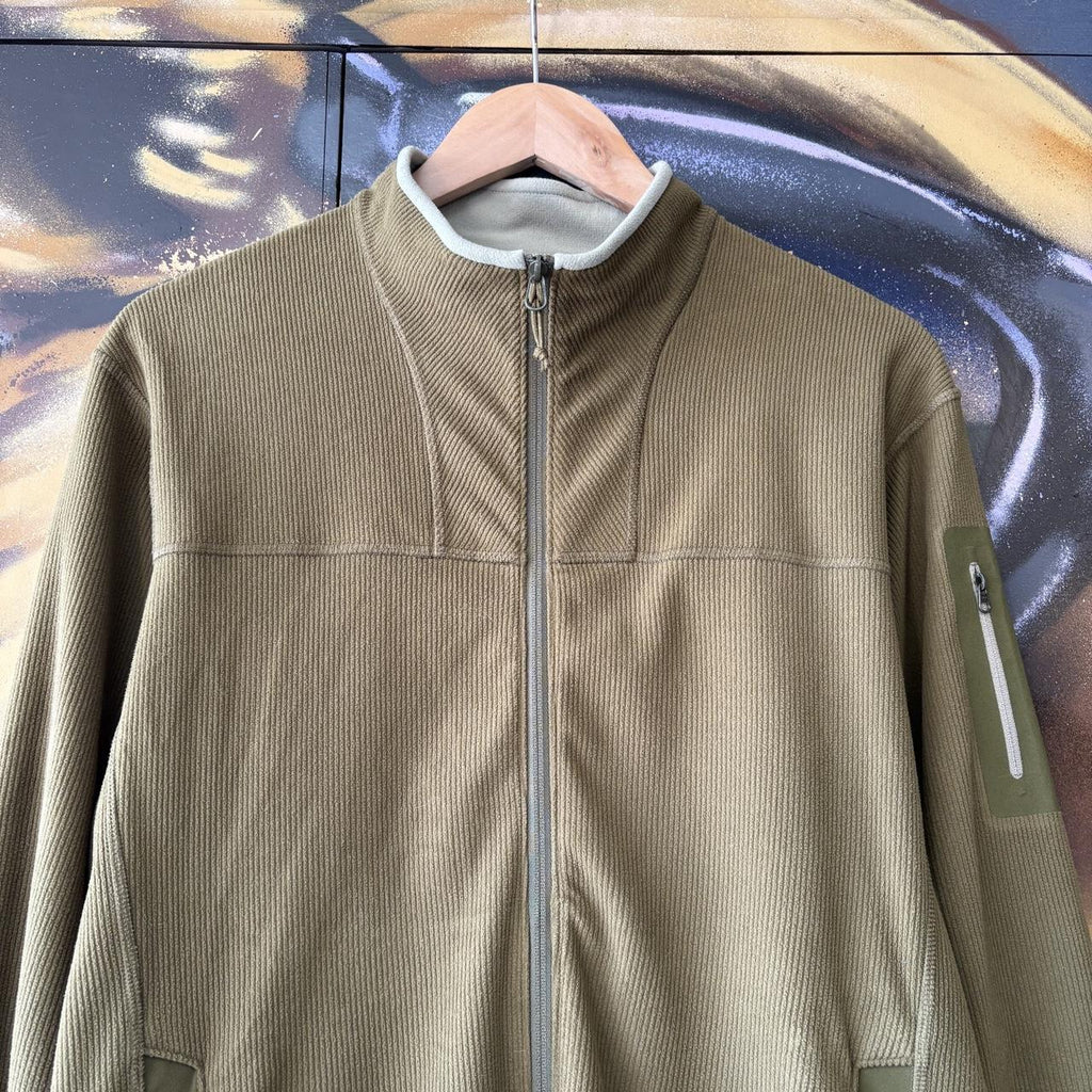 Arc’teryx Jacket Mens Medium Ribbed Lightweight Full Zip Mid Outer Layer Outdoors Gorpcore Hike Trail Jumper Top 90s Y2K 00s
