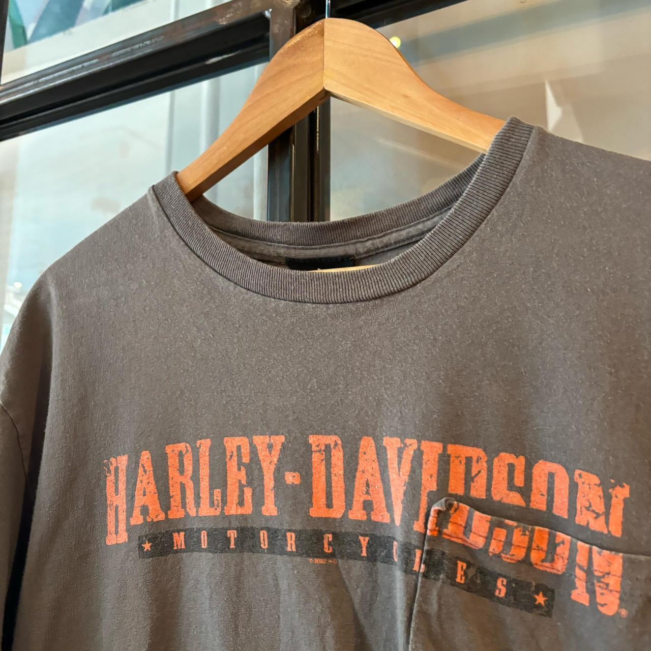 0325A52U - Vintage Retro Essential Grey Harley Davidson Spellout Graphic Print Pocket Top Tee T-shirt #90s #graphic #motorcycles #harleydavidson #biker