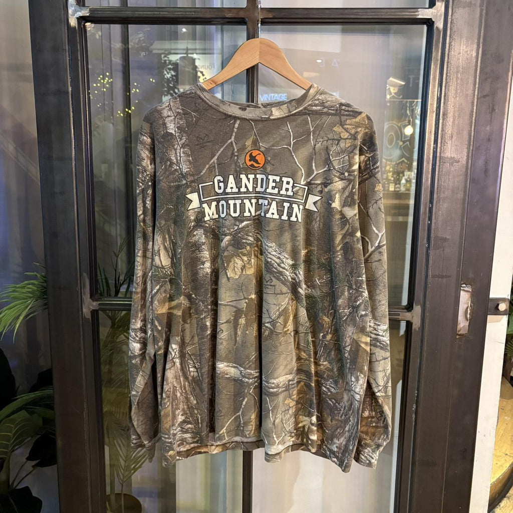 RTT225 - Vintage Retro essential RealTree Camouflage Khaki Green Brown Field Hunting graphic print Longsleeve Top T-Shirt Tee #camo #realtree #hunting #utility