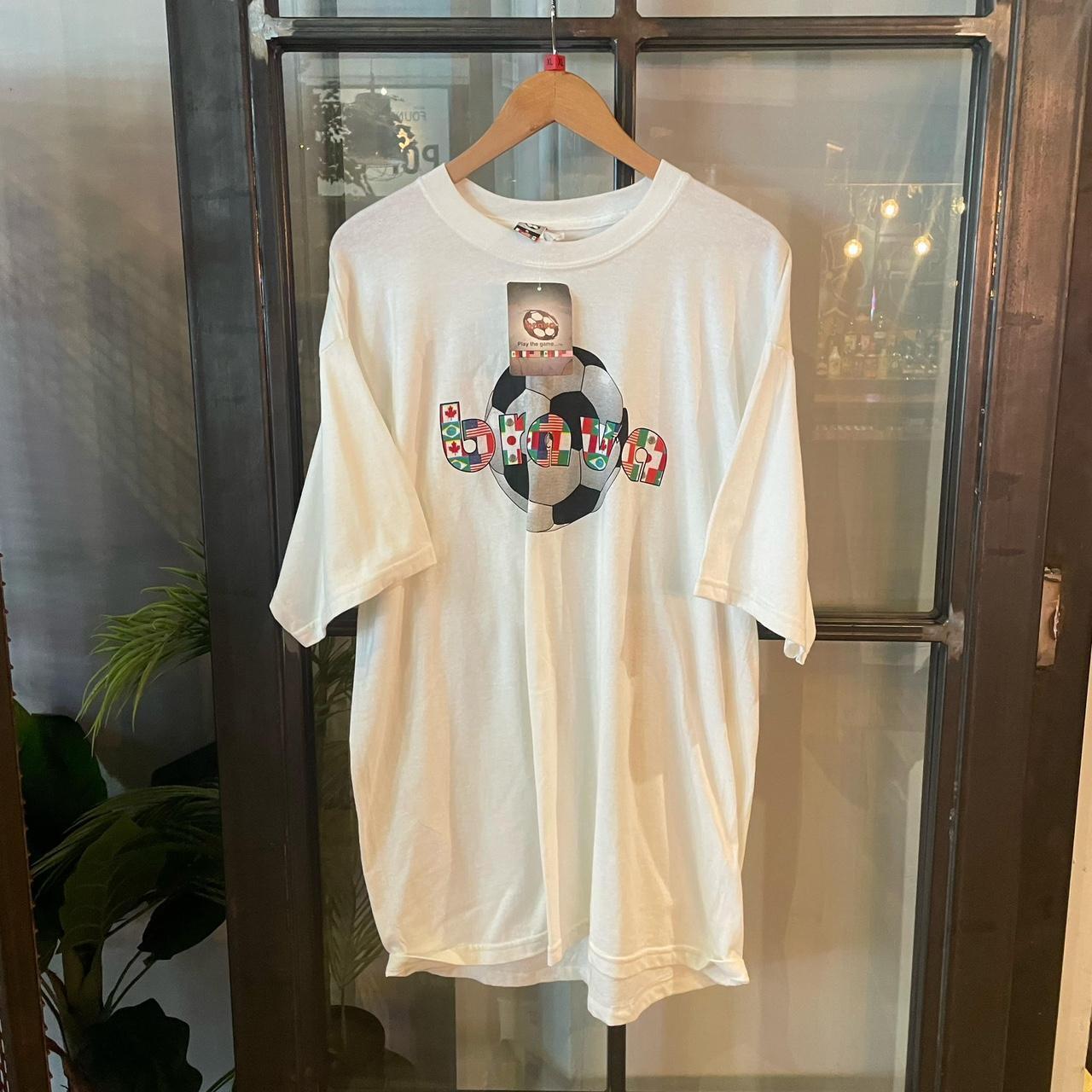 1224G18P - Vintage Retro Essential Deadstock White Brava Football Graphic Print Top Tee T-shirt #90s #graphic #top #football #soccer