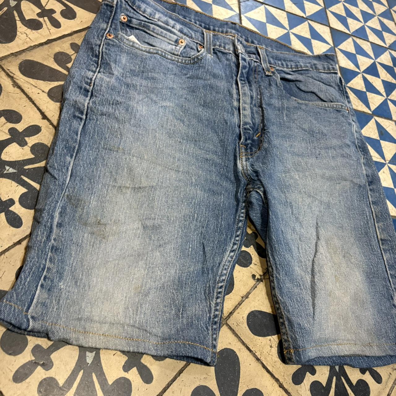 JRT124 - Vintage Retro Essential Levi's 505 Mid Blue Wash Denim Shorts Jorts with detailed patch Logo carpenter workwear #hiphop #90s #jorts #skater #levis