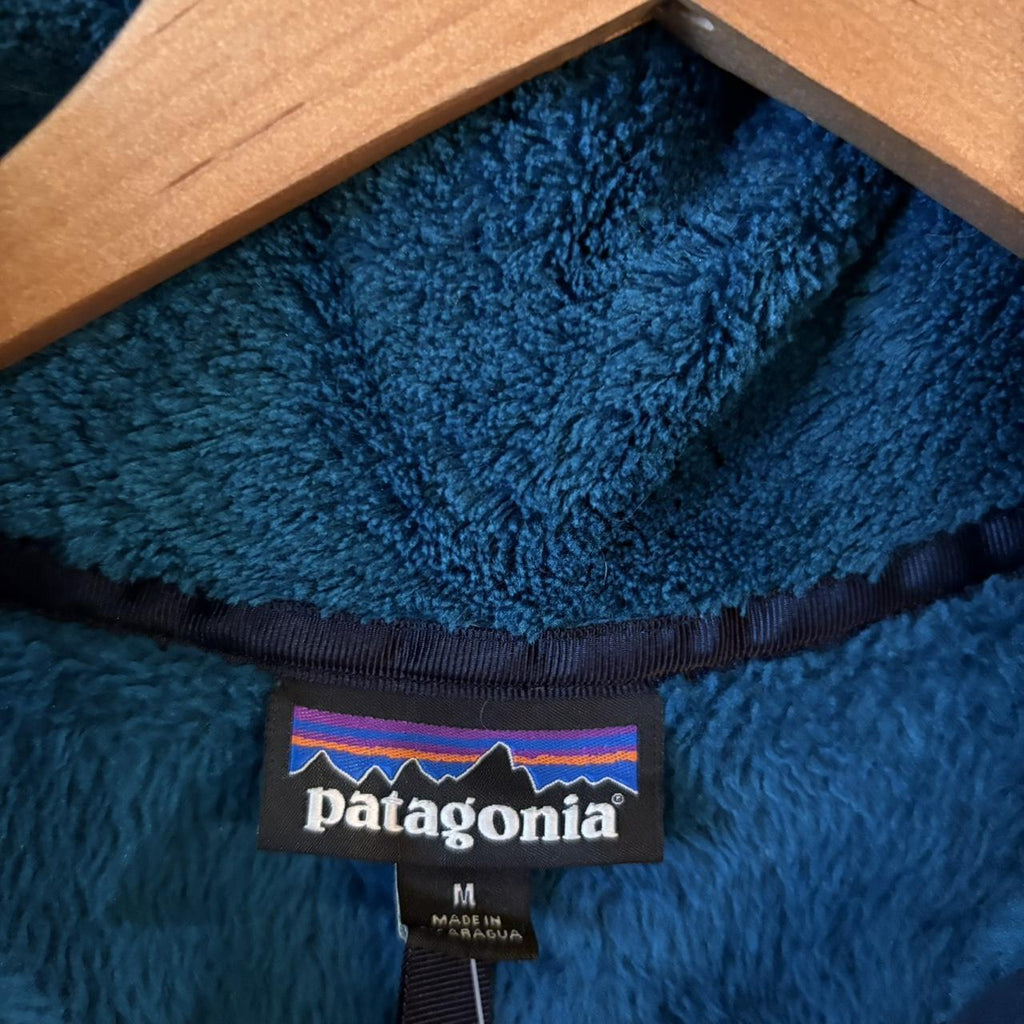 0325C57F - Vintage retro essential Blue Patagonia 1/4 Button up fluffy outdoor sweatshirt fleece jacket #patagonia #outdoor #expedition #hike #climbimg