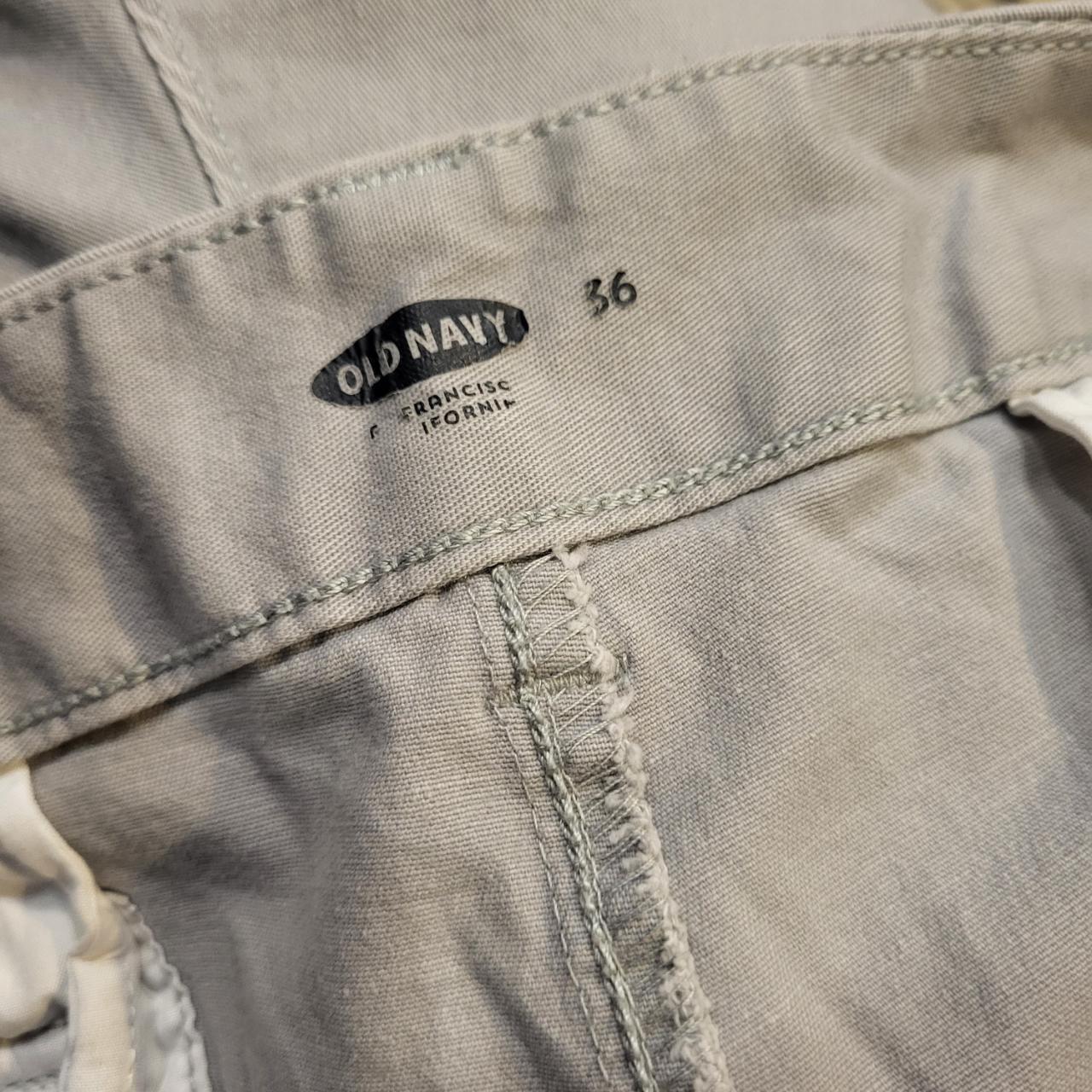 JRT011 - Vintage Retro Old Navy Light Grey Oversized Baggy Cargo Shorts Jorts with detailed embroidered Logo graphic carpenter workwear Old School Hip Hop skate grunge faded 90s Y2K style