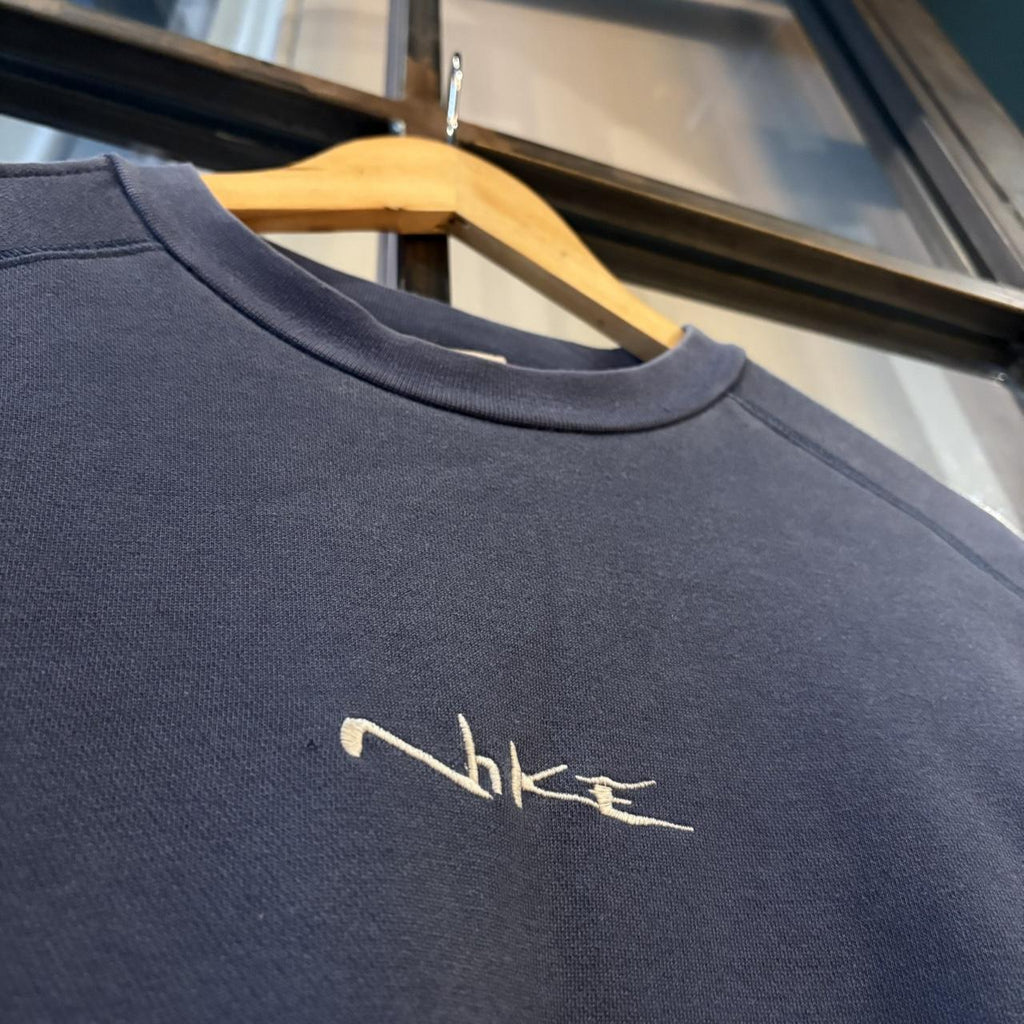 Vintage Nike Sweatshirt Mens Medium Navy Graffiti Spell Out Logo Skate Surf Jumper 90s Y2K 00s