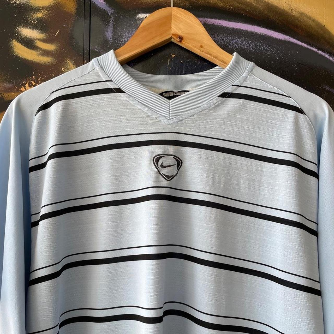 2000’s Nike Centre Swoosh Stripe Tee