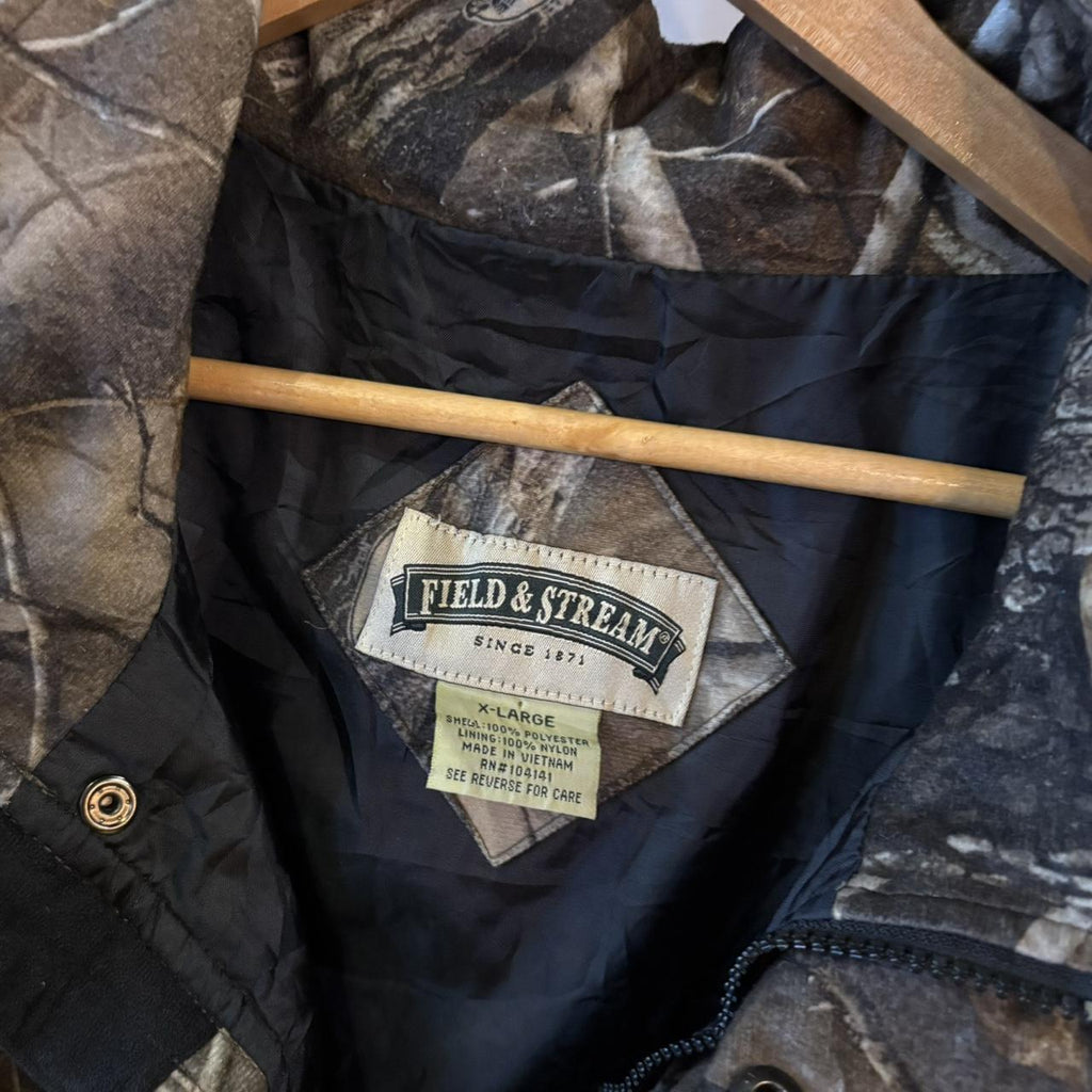 1224A80BR - Vintage Retro Essential Realtree Camouflage Khaki Green Brown Field Hunting graphic print Full Zip and Button Closure Coat Jacket  #realtree #hunting #camo #utility