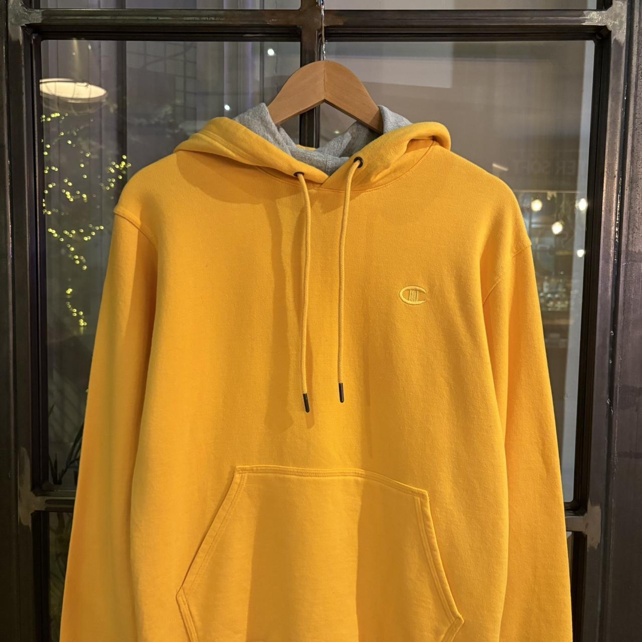 1224A53 - Vintage Retro Essential Champion Yellow Pullover Sweatshirt Hoodie #casual #sportswear #Champion #hoodie