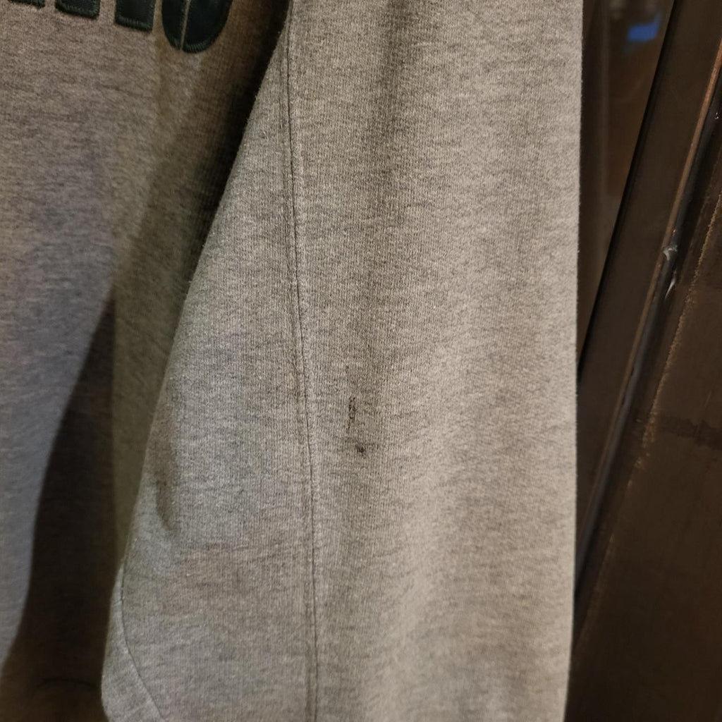 1224C22-P - Vintage Retro Essential NFL Greenbay Packers American Football Grey Jumper Pullover Crewneck Sweatshirt 90s y2k style #sportswear #nfl #greenbaypackers