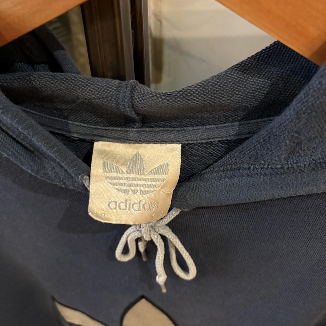 SWT9075F - Vintage Retro Essential Blue Adidas Originals Sweatshirt Hoodie with embroidered centre patch  logo #90s #sportswear #essential #adidss #y2k