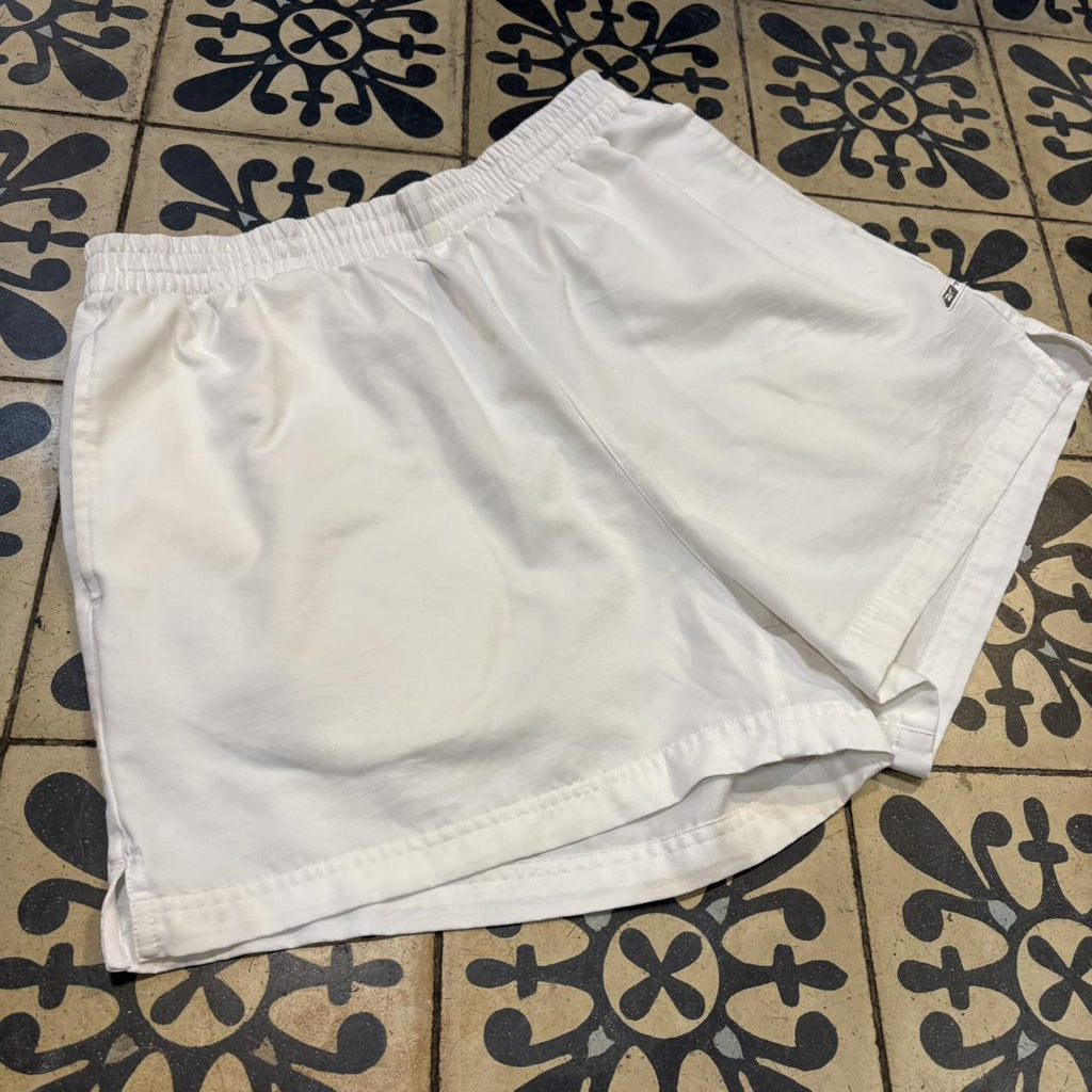 B0425A29 - Vintage Retro Essential White Reebok Running Activewear Shorts with patched logo #running #sportswear #reebok #football