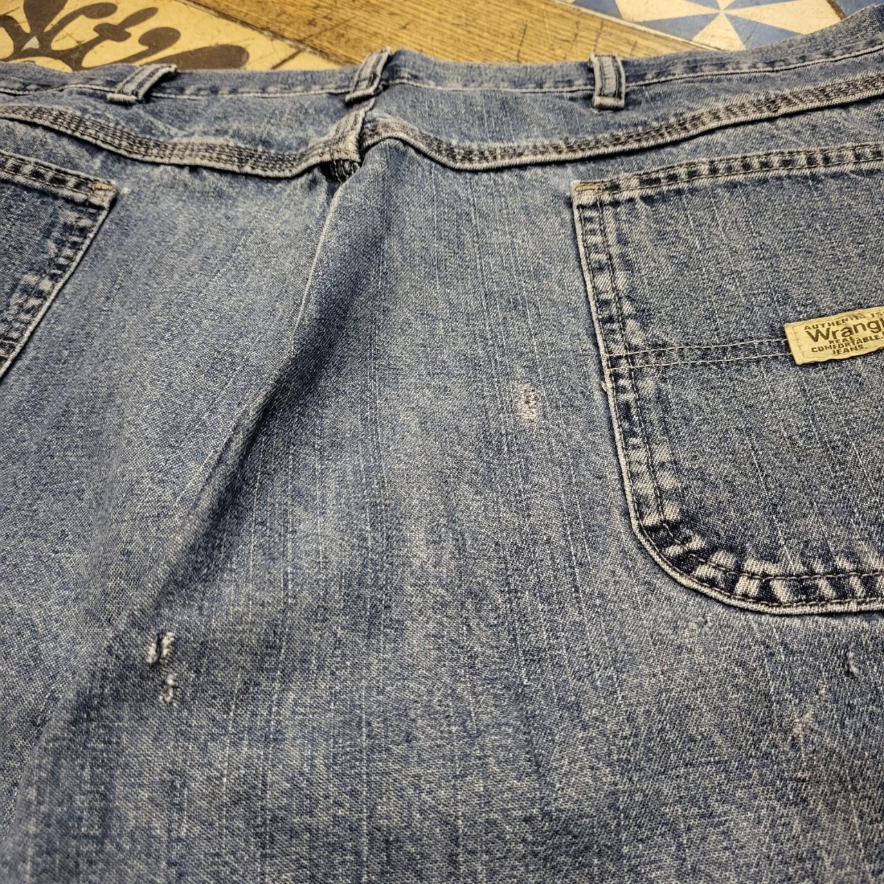 JRT1225 - Vintage Wrangler Blue Wash Denim Shorts Jorts with detailed embroidered graphic carpenter workwear #skater #y2k #jorts #hiphop