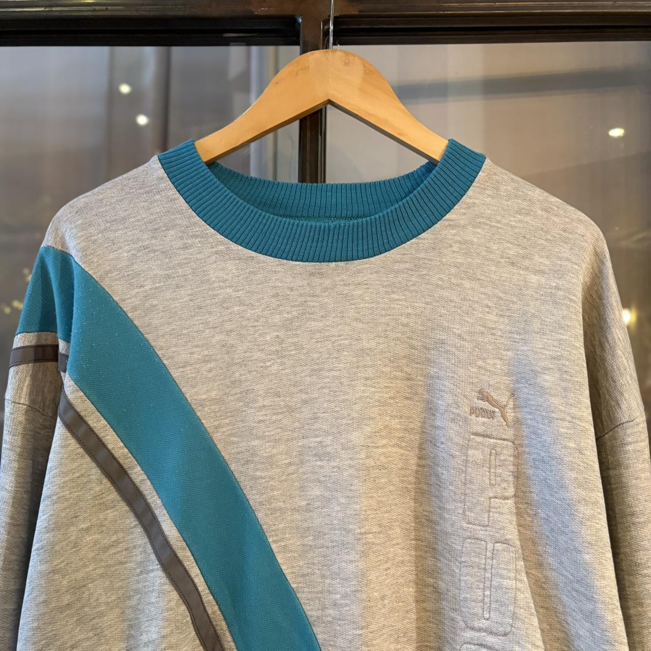 Vintage Retro Essential Grey Puma Crewneck Jumper Sweatshirt with embroidered logo and diagonal Teal and Pink Side Stripe #90s #sportswear #essential #y2k #puma