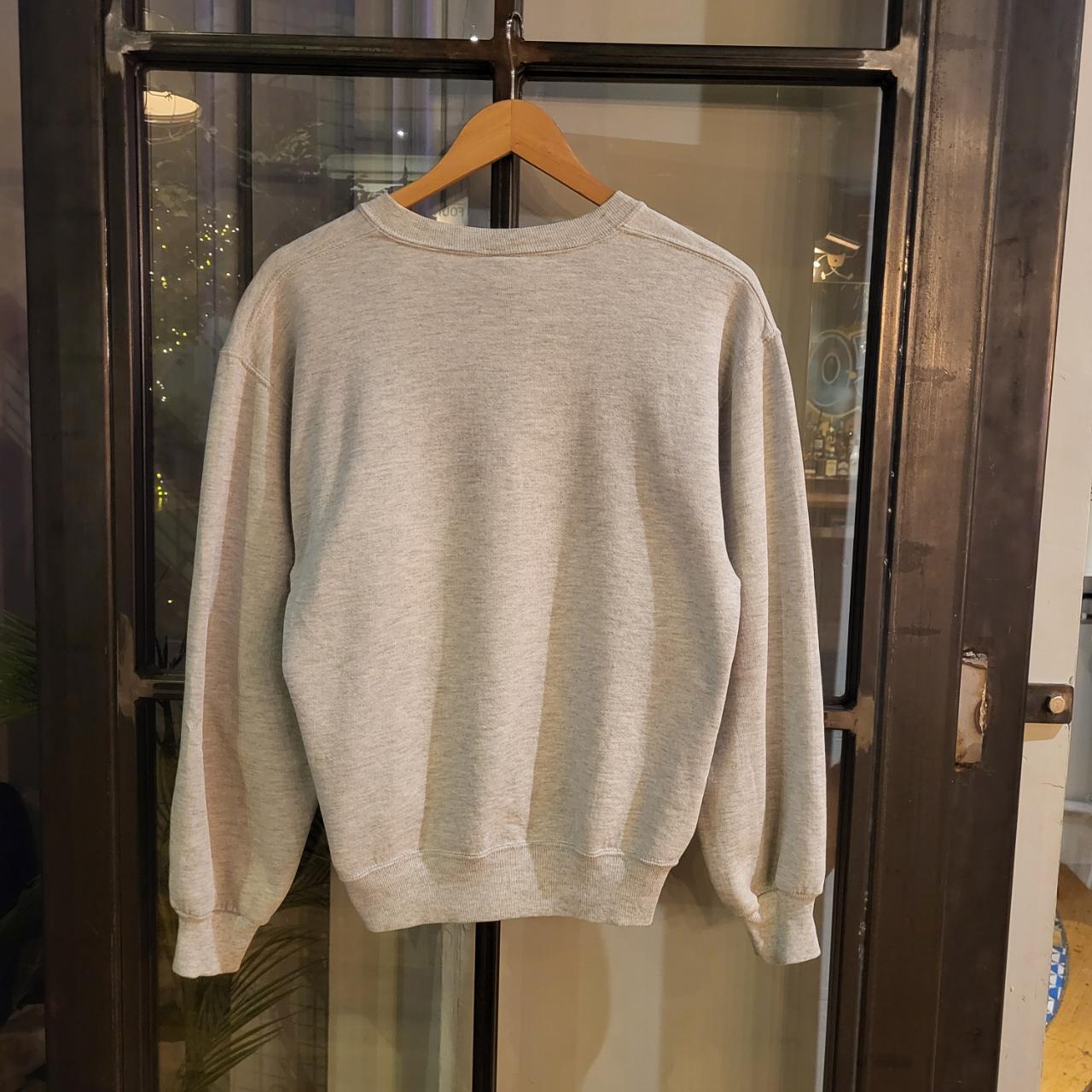 1224C35 - Vintage Retro Essential Auburn Tigers Grey Jumper Pullover Crewneck Sweatshirt 90s y2k style #casual #college #varsity #college #sportswear